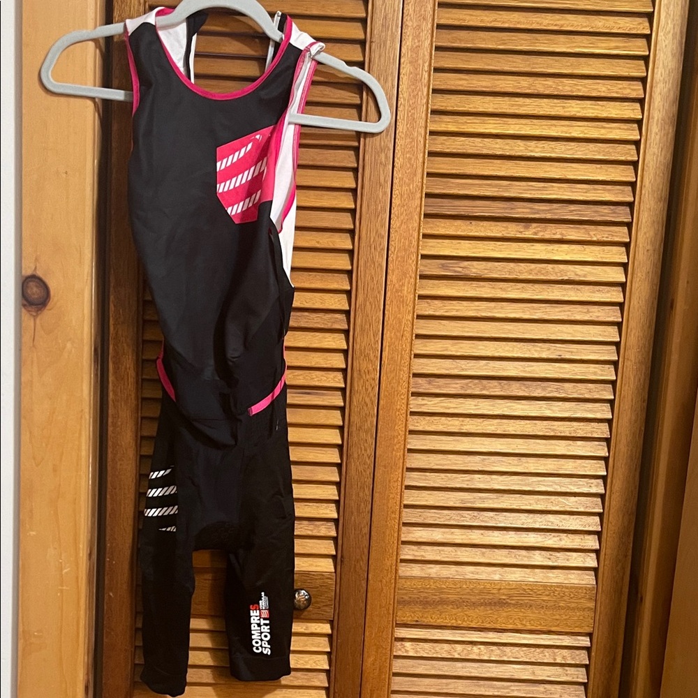 Brand New Never Worn TR3 Aero Trisuit Black and Pink Triathlon Suit XS